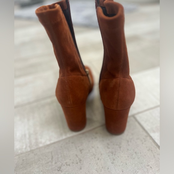 Excellent condition suede Aquatalia boots - Picture 3 of 6